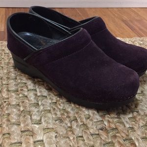 Purple suede Dansko Clogs sz 38